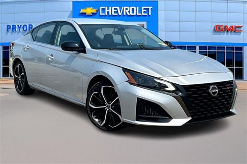 Used 2023 Nissan Altima 2.5 SR image 1