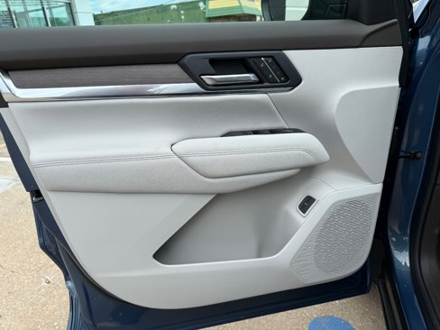 New 2026 GMC Terrain Denali w/ LPO, Floor Liner Package image 7
