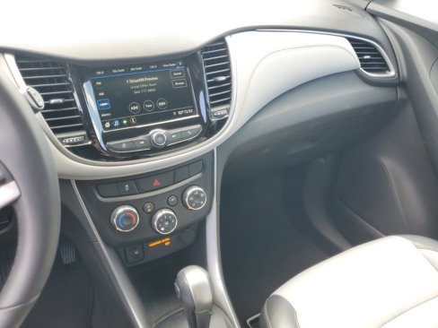Used 2019 Chevrolet Trax LT w/ LT Convenience Package image 17