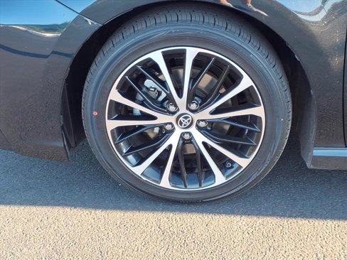 Certified 2019 Toyota Camry SE image 13