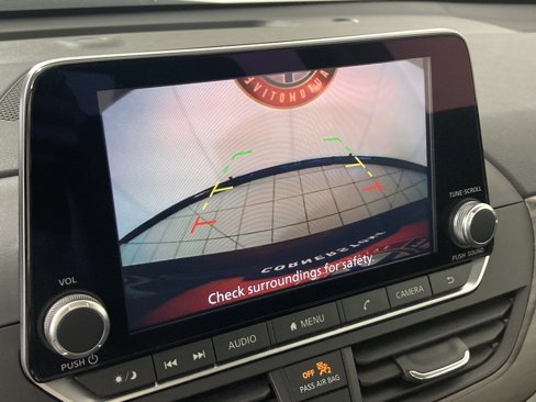 Used 2024 Nissan Altima 2.5 SV image 4