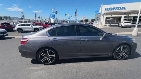 Used 2017 Honda Accord Touring image 9