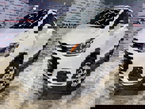 Used 2018 Chevrolet Trax LT image 2