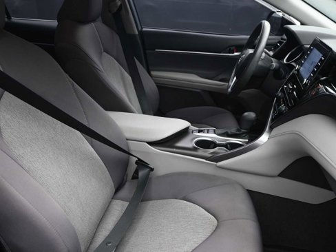 Used 2021 Toyota Camry LE image 17