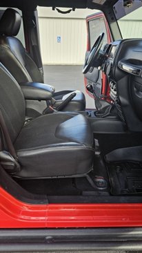 Used 2017 Jeep Wrangler Unlimited Sahara image 15