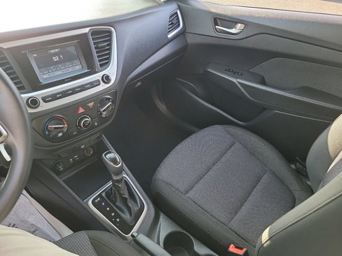 Certified 2022 Hyundai Accent SE w/ Cargo Package image 13