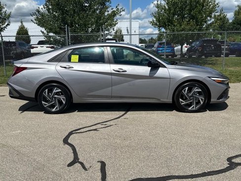 New 2025 Hyundai Elantra Sport image 4