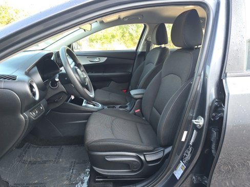 Used 2023 Kia Forte LXS w/ LXS Technology Package image 10