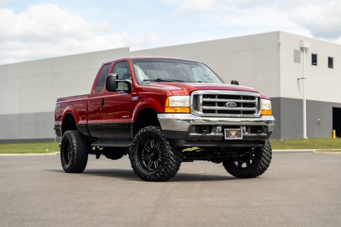 Used 2001 Ford F350 Lariat image 1