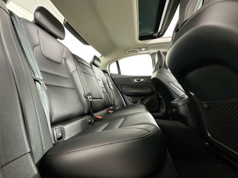 Certified 2025 Volvo S60 B5 Core image 24