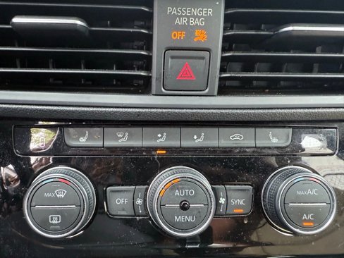 Used 2019 Volkswagen Jetta SE image 12