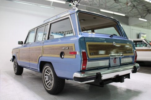Used 1991 Jeep Grand Wagoneer image 3
