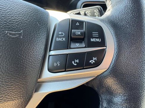 Used 2022 Ford Explorer XLT w/ Equipment Group 202A image 12