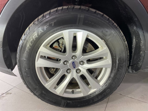 Used 2018 Ford Explorer XLT w/ Equipment Group 201A image 12