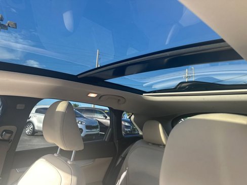 Used 2019 INFINITI QX50 Essential image 13