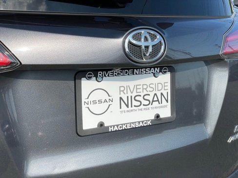 Used 2018 Toyota RAV4 LE image 29