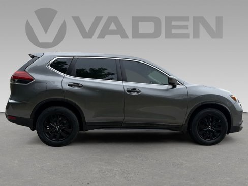 Used 2020 Nissan Rogue S image 3