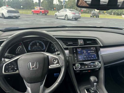 Used 2016 Honda Civic Touring image 12