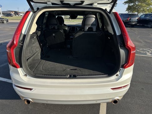 Used 2018 Volvo XC90 T5 Momentum w/ Convenience Package image 30