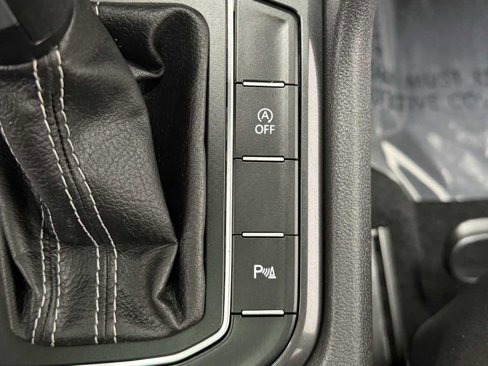 Used 2021 Volkswagen Tiguan SEL image 29