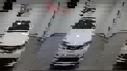 Used 2016 Chrysler 200 Limited image 7