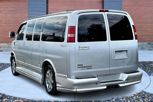 Used 2010 Chevrolet Express 1500 AWD w/ Preferred Equipment Group image 2