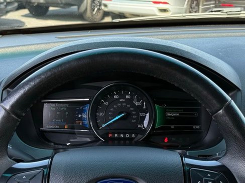 Used 2016 Ford Explorer XLT w/ Equipment Group 202A image 10
