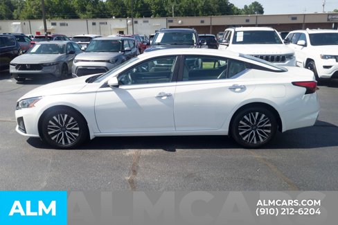 Used 2023 Nissan Altima 2.5 SV image 11