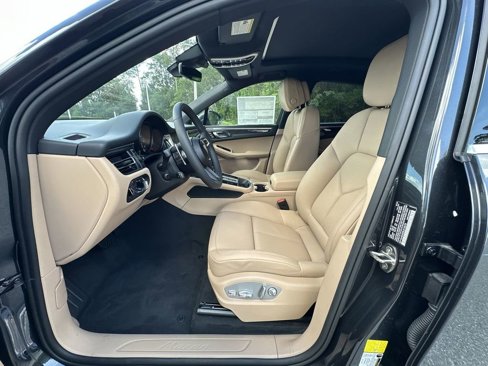 New 2025 Porsche Macan image 15