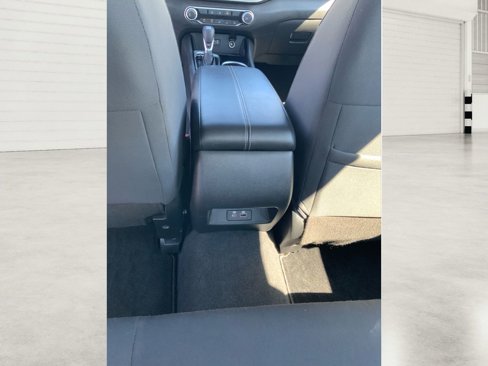 Used 2024 Nissan Altima 2.5 SV image 19