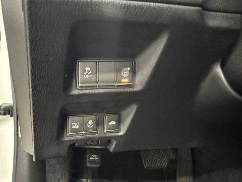 Used 2011 INFINITI M56 x w/ Deluxe Touring Pkg image 14