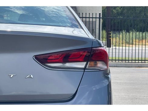 Used 2018 Hyundai Sonata SE w/ Cargo Package image 43