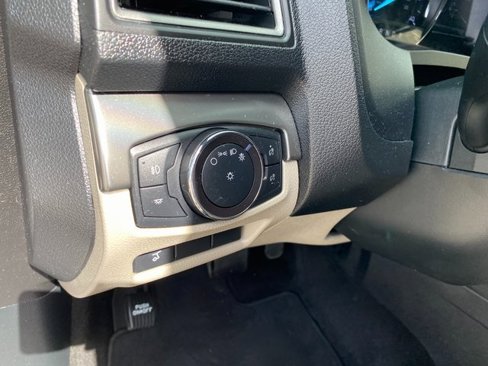 Used 2019 Ford Explorer XLT w/ Equipment Group 202A image 22