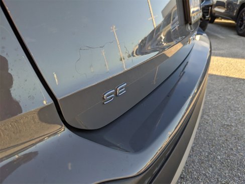 Certified 2023 Volkswagen Taos SE w/ Panoramic Sunroof Package image 12