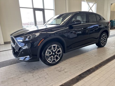 Used 2025 BMW X2 xDrive28i w/ Convenience Package image 1