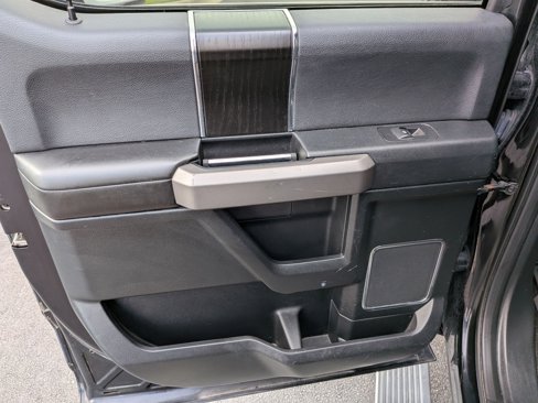 Used 2019 Ford F150 Platinum w/ Equipment Group 701A Luxury image 34
