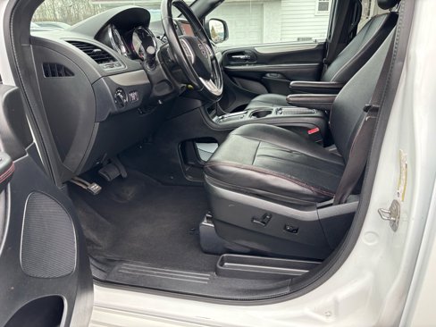 Used 2018 Dodge Grand Caravan GT image 11