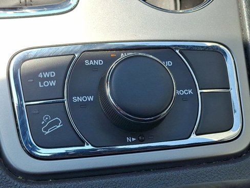 Used 2018 Jeep Grand Cherokee Limited image 25