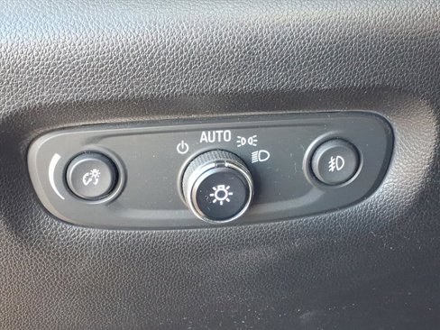 Used 2019 Chevrolet Traverse LT image 17