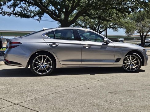 Used 2025 Genesis G70 2.5T image 6