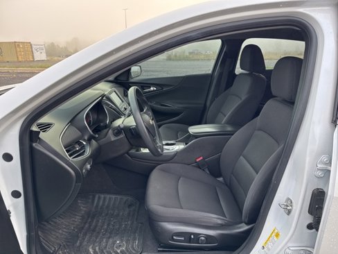 Used 2017 Chevrolet Malibu LT image 7
