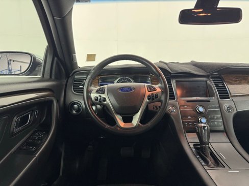 Used 2014 Ford Taurus Limited image 18