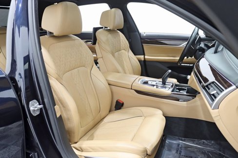 Used 2016 BMW 750i xDrive image 29