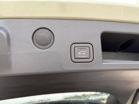 New 2026 Chevrolet Equinox LT w/ Convenience Package II image 13
