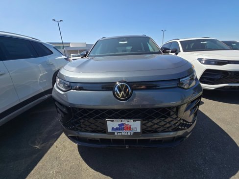 New 2025 Volkswagen Tiguan SE R-Line image 9