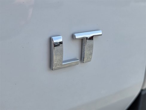 Used 2023 Chevrolet Traverse LT image 10