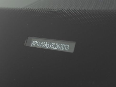 Certified 2025 Porsche Macan Turbo image 38