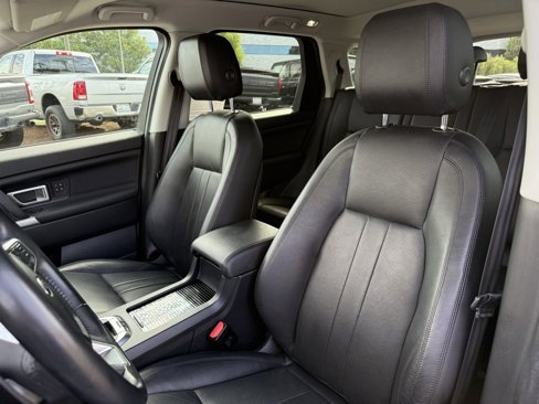 Used 2018 Land Rover Discovery Sport HSE image 6