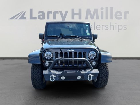 Used 2015 Jeep Wrangler Unlimited Sahara w/ Connectivity Group image 8