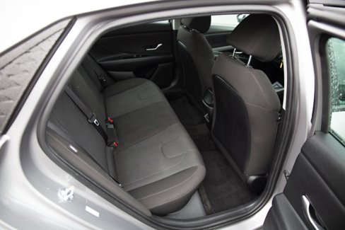 Used 2025 Hyundai Elantra SE image 21
